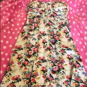 Medium Strapless hi-lo dress Zip Front Floral